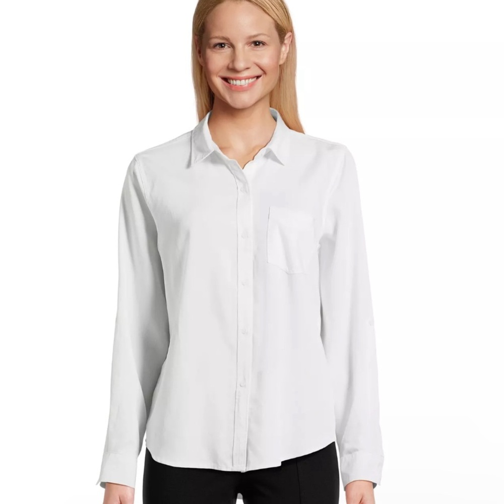 New with tags white button up shirt. Size Large
